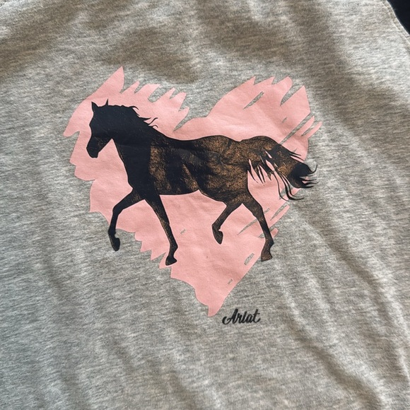 Ariat long sleeved T-shirt. - Picture 3 of 6